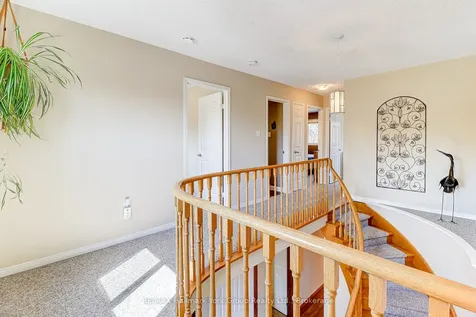 42 Lanewood Drive Aurora ON L4G 4T8