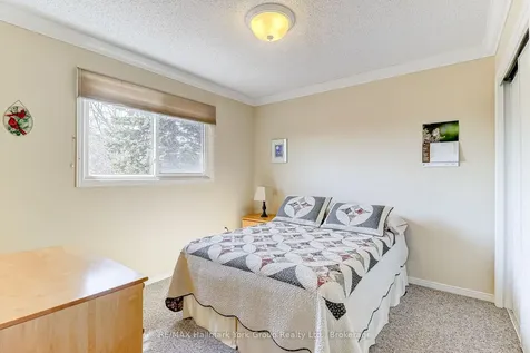 42 Lanewood Drive Aurora ON L4G 4T8