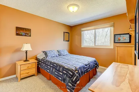 42 Lanewood Drive Aurora ON L4G 4T8
