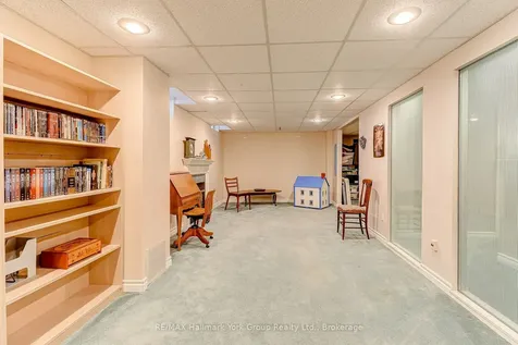 42 Lanewood Drive Aurora ON L4G 4T8