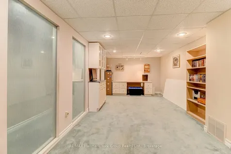 42 Lanewood Drive Aurora ON L4G 4T8
