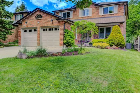 42 Lanewood Drive Aurora ON L4G 4T8