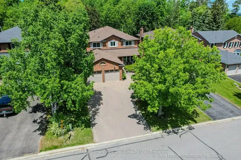 42 Lanewood Drive Aurora ON L4G 4T8