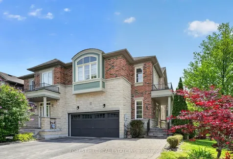 320 William Dunn Crescent Newmarket ON L3X 3L2
