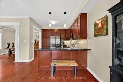 320 William Dunn Crescent Newmarket ON L3X 3L2
