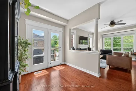 320 William Dunn Crescent Newmarket ON L3X 3L2