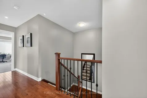 320 William Dunn Crescent Newmarket ON L3X 3L2