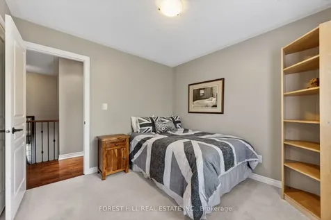 320 William Dunn Crescent Newmarket ON L3X 3L2