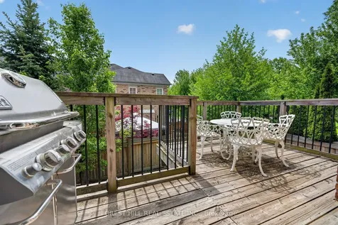 320 William Dunn Crescent Newmarket ON L3X 3L2