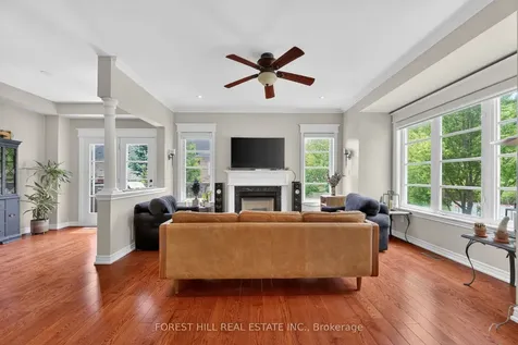 320 William Dunn Crescent Newmarket ON L3X 3L2