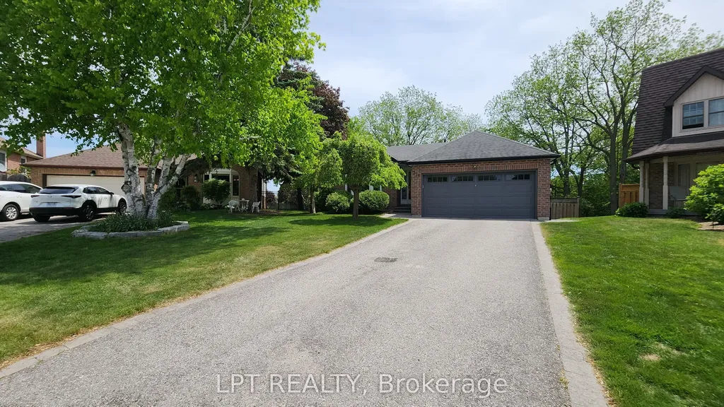 376 Wakefield Place Newmarket ON L3Y 6N6