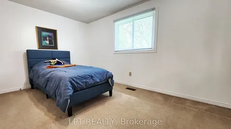 376 Wakefield Place Newmarket ON L3Y 6N6