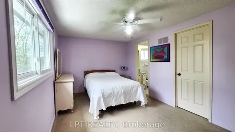 376 Wakefield Place Newmarket ON L3Y 6N6