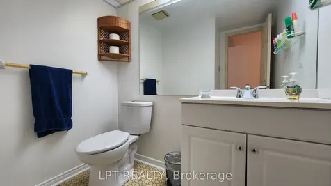 376 Wakefield Place Newmarket ON L3Y 6N6
