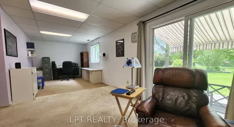 376 Wakefield Place Newmarket ON L3Y 6N6