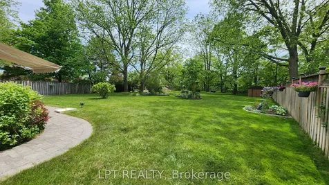 376 Wakefield Place Newmarket ON L3Y 6N6
