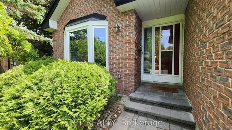 376 Wakefield Place Newmarket ON L3Y 6N6
