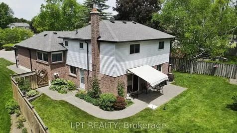 376 Wakefield Place Newmarket ON L3Y 6N6