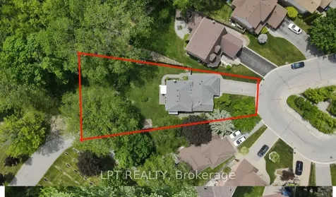 376 Wakefield Place Newmarket ON L3Y 6N6