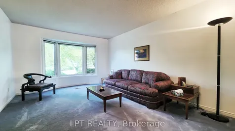 376 Wakefield Place Newmarket ON L3Y 6N6
