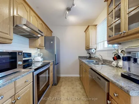 50 Rathfon Crescent Richmond Hill ON L4C 5B7