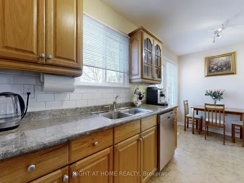 50 Rathfon Crescent Richmond Hill ON L4C 5B7
