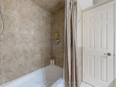 50 Rathfon Crescent Richmond Hill ON L4C 5B7