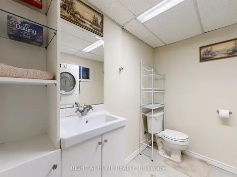 50 Rathfon Crescent Richmond Hill ON L4C 5B7