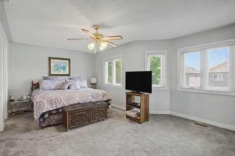 9 Hammerstone Crescent Vaughan ON L4J 8B5
