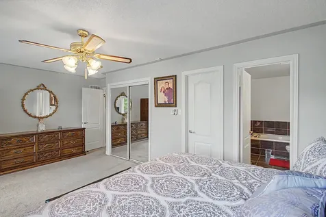 9 Hammerstone Crescent Vaughan ON L4J 8B5