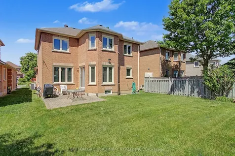 9 Hammerstone Crescent Vaughan ON L4J 8B5