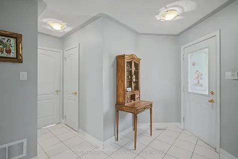 9 Hammerstone Crescent Vaughan ON L4J 8B5