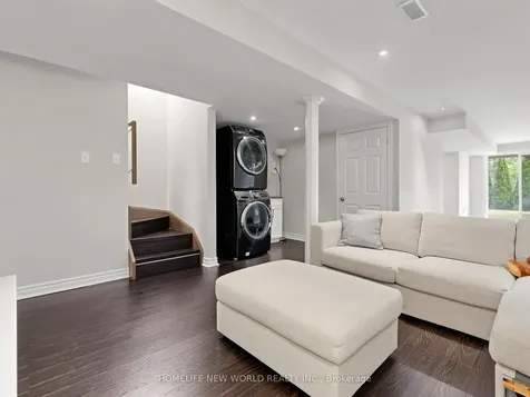 41 Napanee Street Richmond Hill ON L4E 0X3
