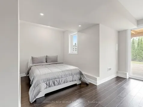 41 Napanee Street Richmond Hill ON L4E 0X3