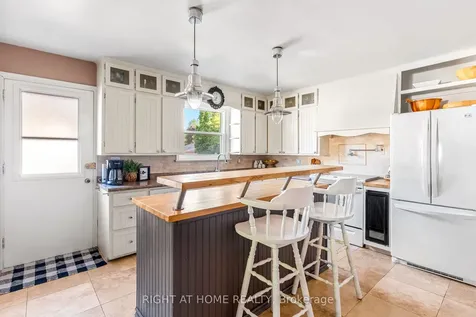 102 Paris Street New Tecumseth ON L9R 1H2