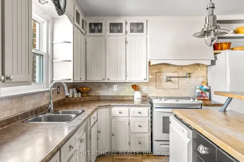 102 Paris Street New Tecumseth ON L9R 1H2