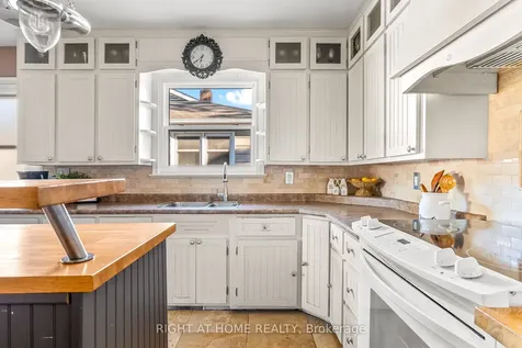 102 Paris Street New Tecumseth ON L9R 1H2