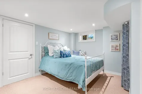 102 Paris Street New Tecumseth ON L9R 1H2