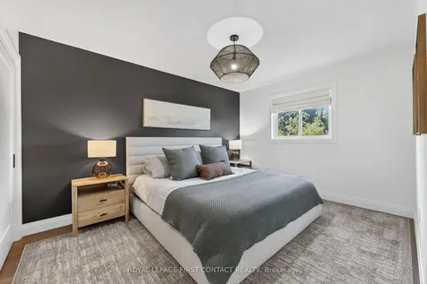 1292 Vincent Crescent Innisfil ON L9S 1Z8