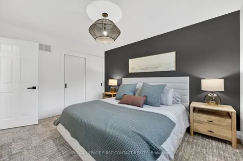 1292 Vincent Crescent Innisfil ON L9S 1Z8