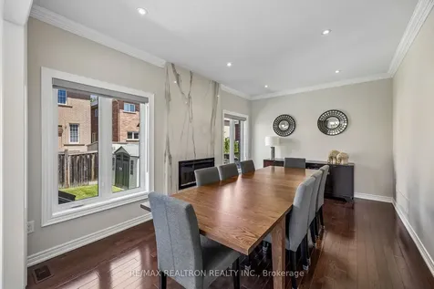 18 Hayfield Crescent Richmond Hill ON L4E 0A4
