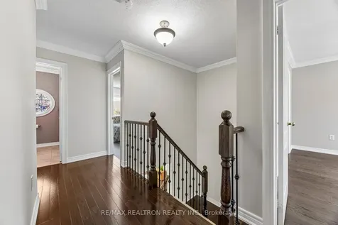 18 Hayfield Crescent Richmond Hill ON L4E 0A4