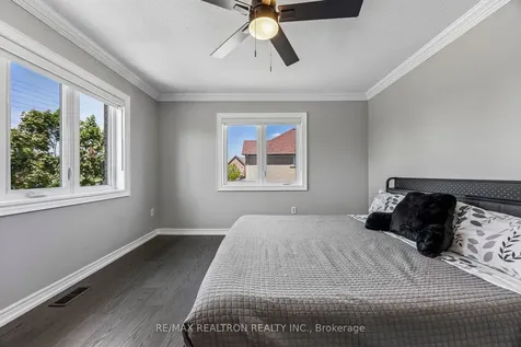 18 Hayfield Crescent Richmond Hill ON L4E 0A4