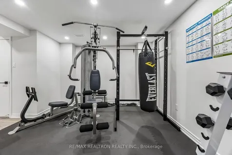 18 Hayfield Crescent Richmond Hill ON L4E 0A4