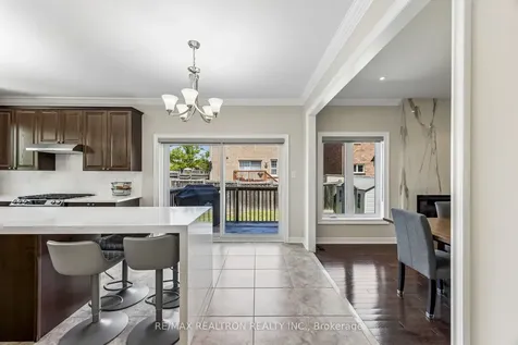 18 Hayfield Crescent Richmond Hill ON L4E 0A4
