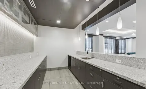 3600 Highway 7 Avenue W Vaughan ON L4L 0G7