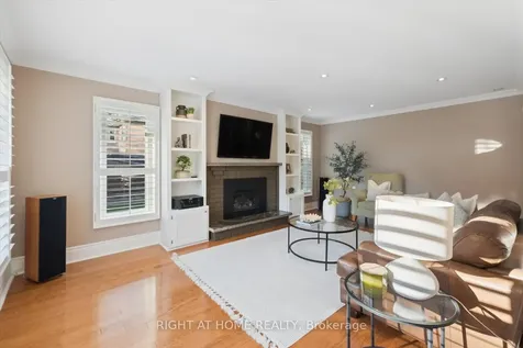33 Wellington Heights Court Aurora ON L4G 5C9