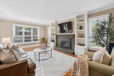 33 Wellington Heights Court Aurora ON L4G 5C9
