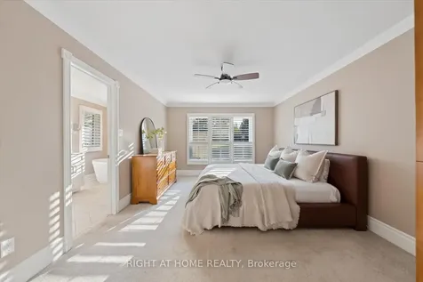 33 Wellington Heights Court Aurora ON L4G 5C9