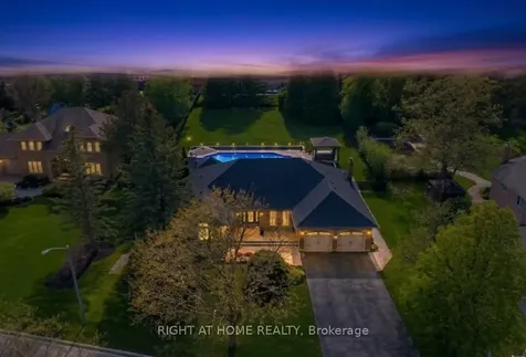 33 Wellington Heights Court Aurora ON L4G 5C9